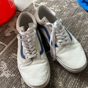 Vans Men’s Old Skool sneakers in white with blue stripe